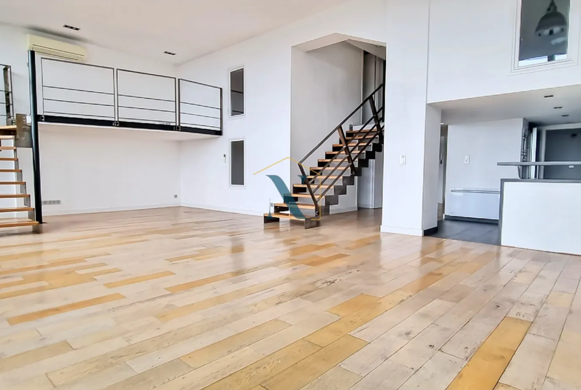 Magnifique Loft T4 Duplex avec Balcon et Parking 2 Voitures à Roubaix 