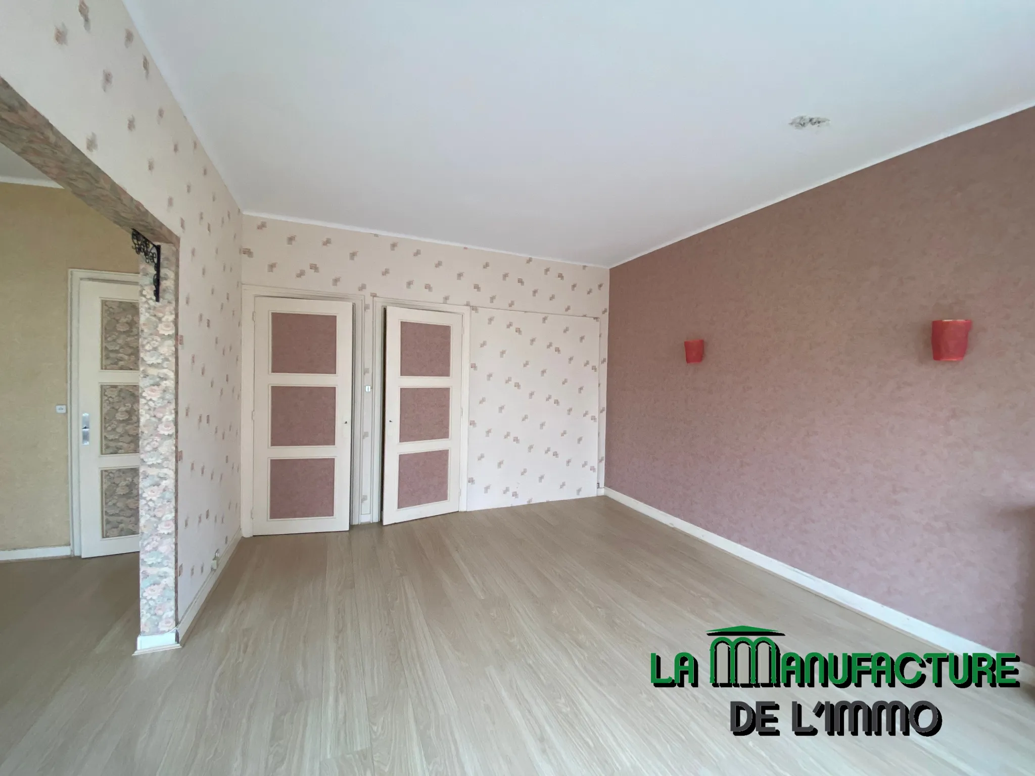 Appartement F6 avec balcon / Place Fourneyron 