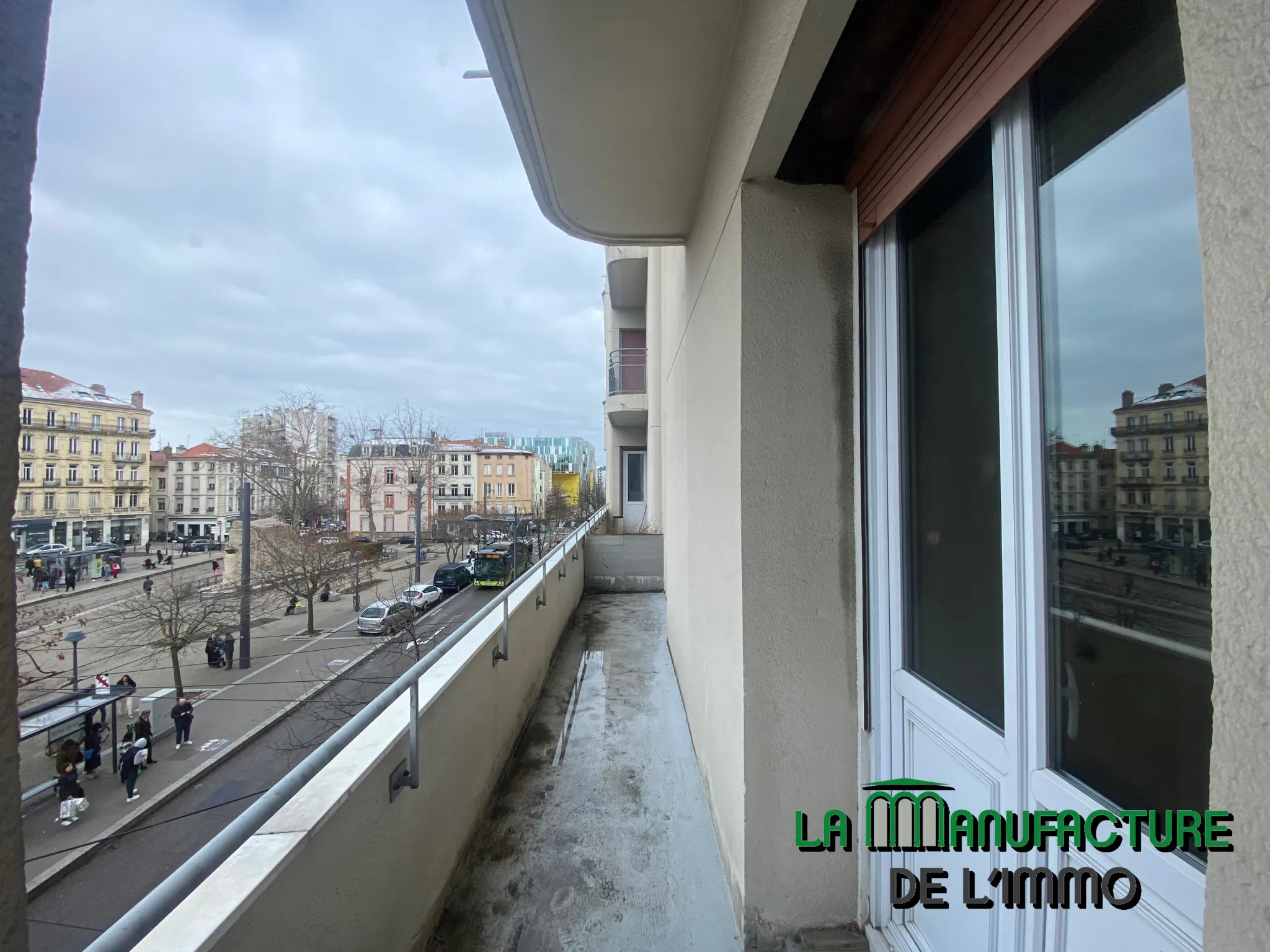 Appartement F6 avec balcon / Place Fourneyron 