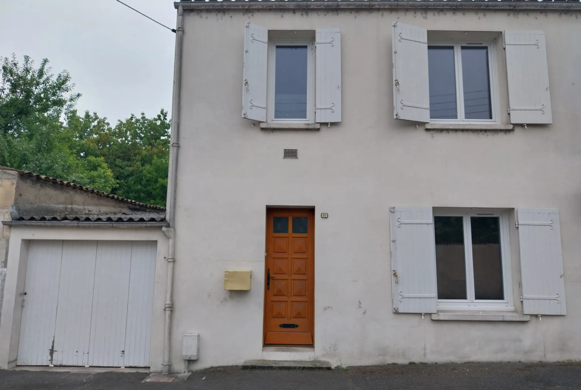 Maison de Ville Spacieuse et Lumineuse à St Jacques, Cognac 