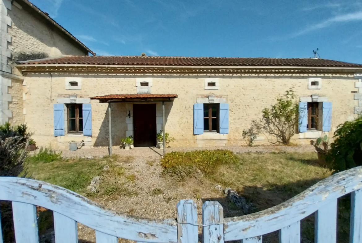 Maison en Pierre avec 5 Chambres et Piscine à Razac sur L'Isle 