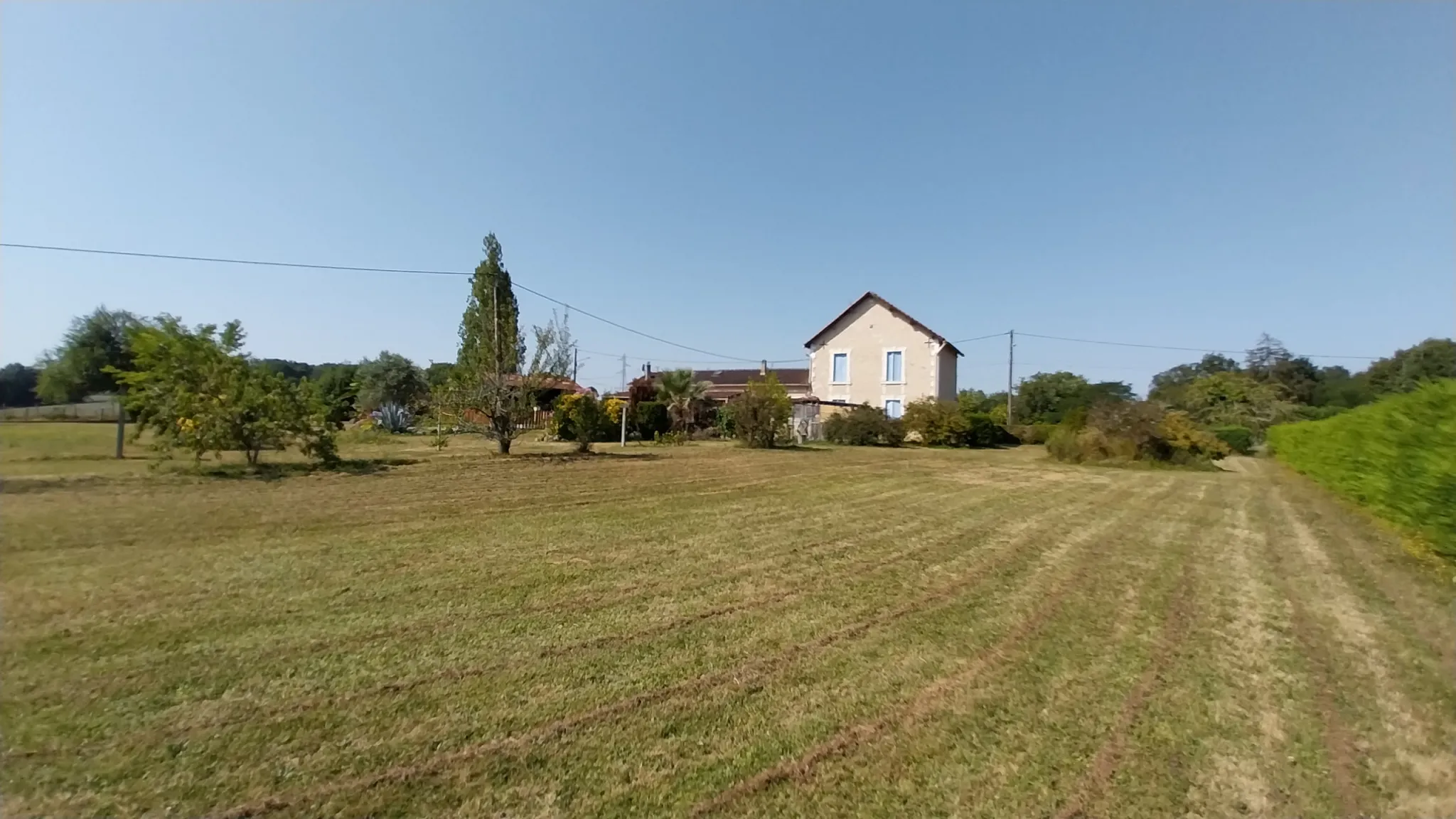 Maison en Pierre avec 5 Chambres et Piscine à Razac sur L'Isle 