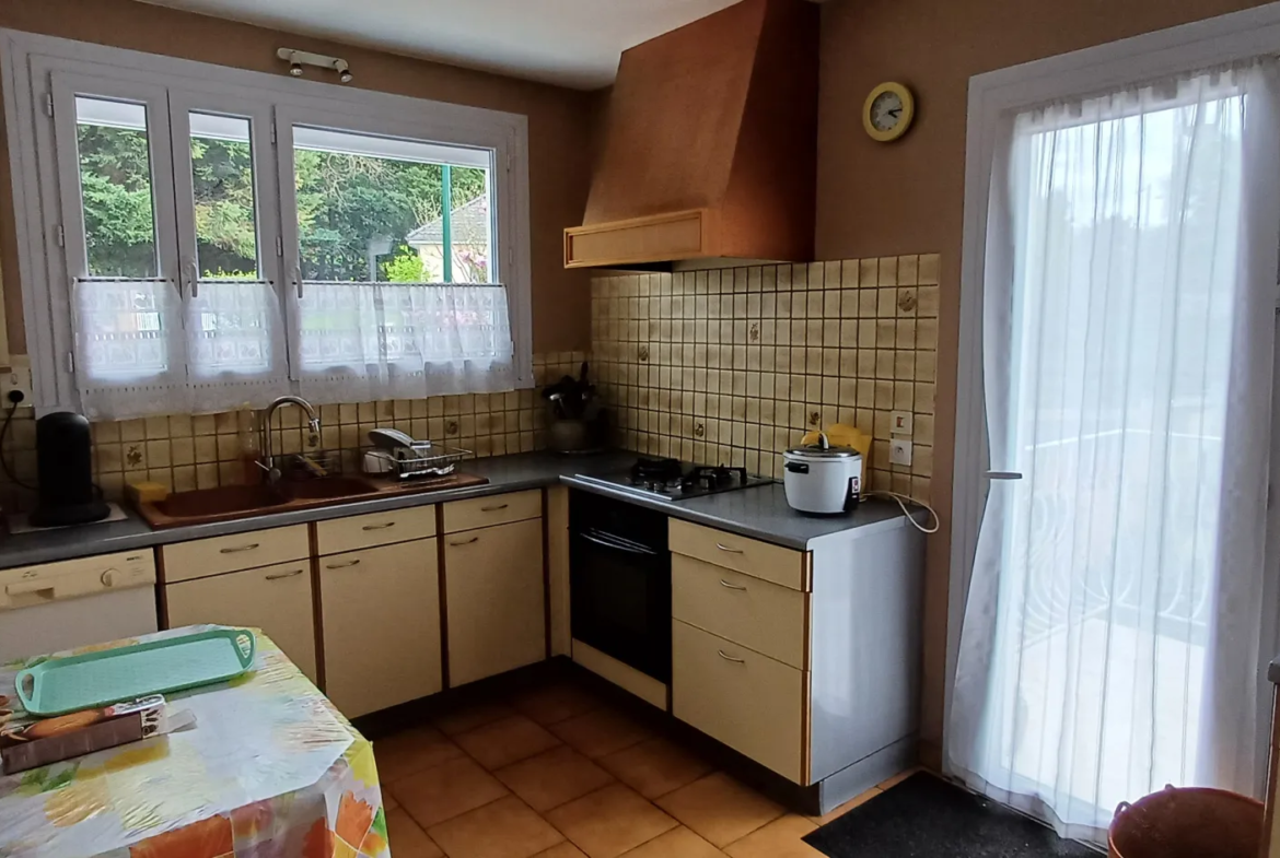 Charming 140 sqm House in Creuzier le vieux with Garden 