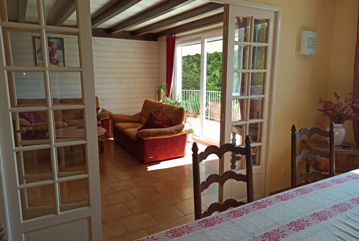 Charming 140 sqm House in Creuzier le vieux with Garden 