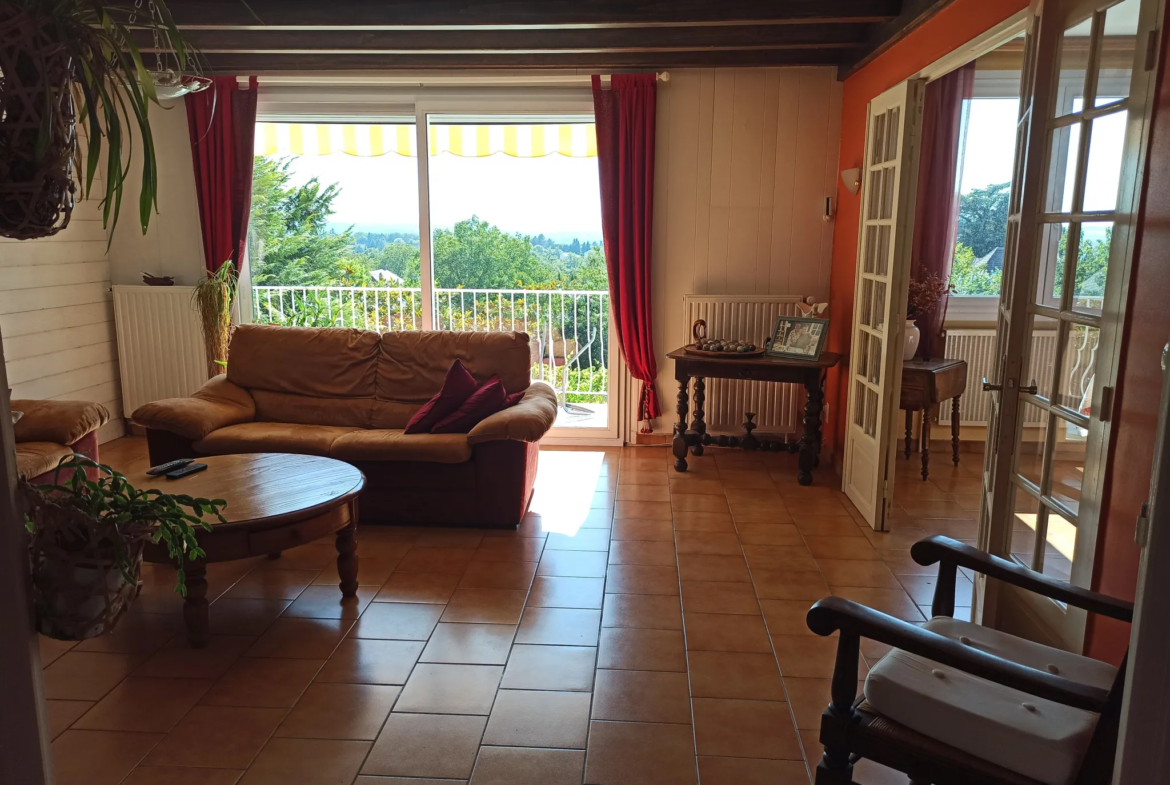 Charming 140 sqm House in Creuzier le vieux with Garden 