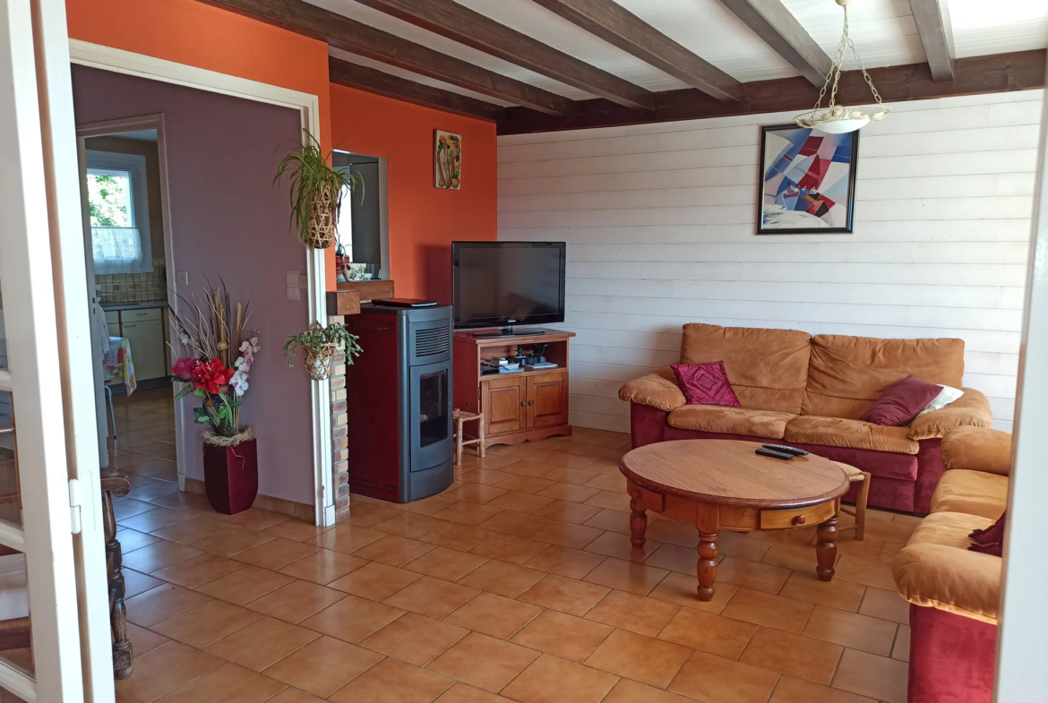 Charming 140 sqm House in Creuzier le vieux with Garden 