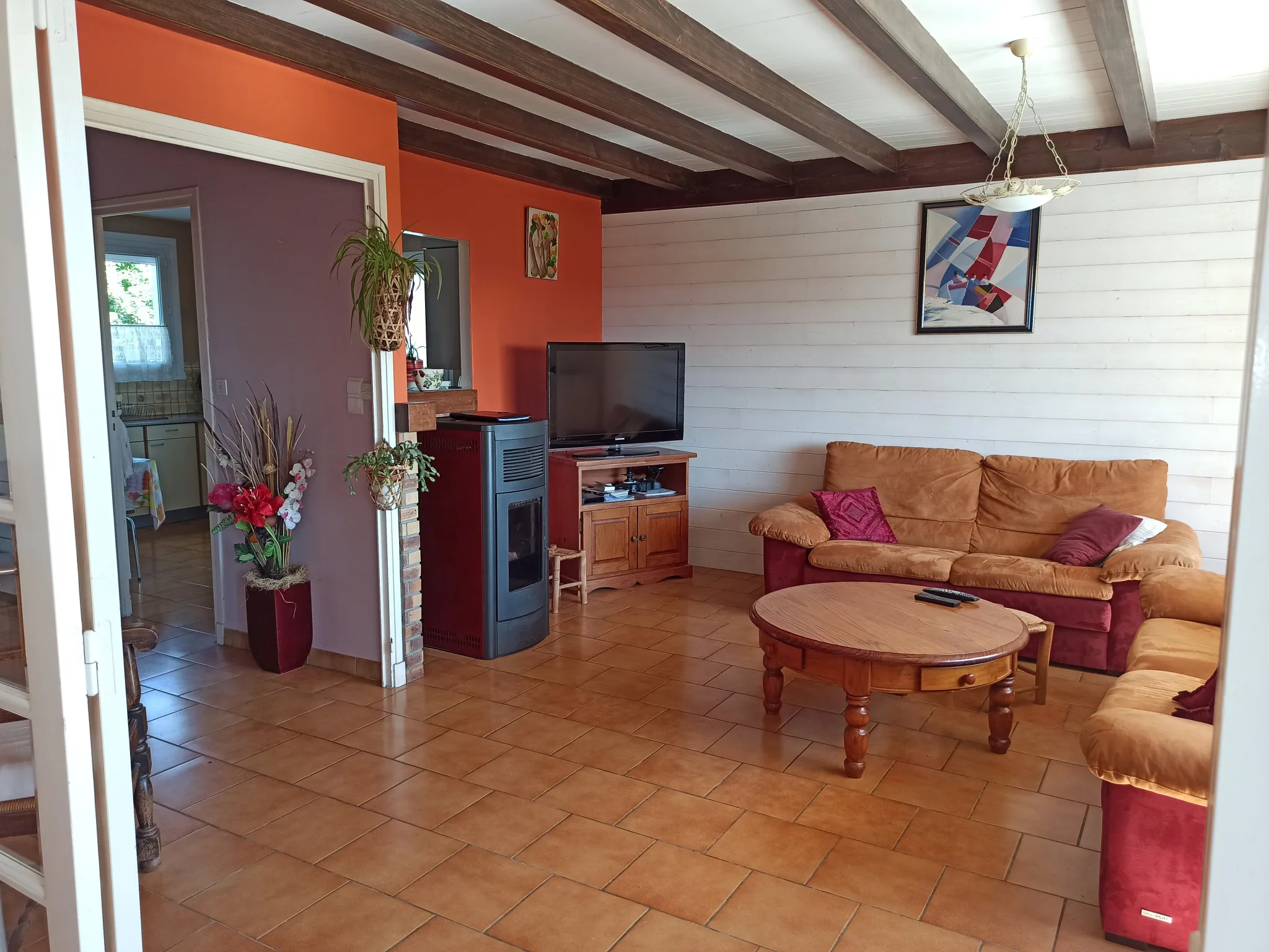 Charming 140 sqm House in Creuzier le vieux with Garden 