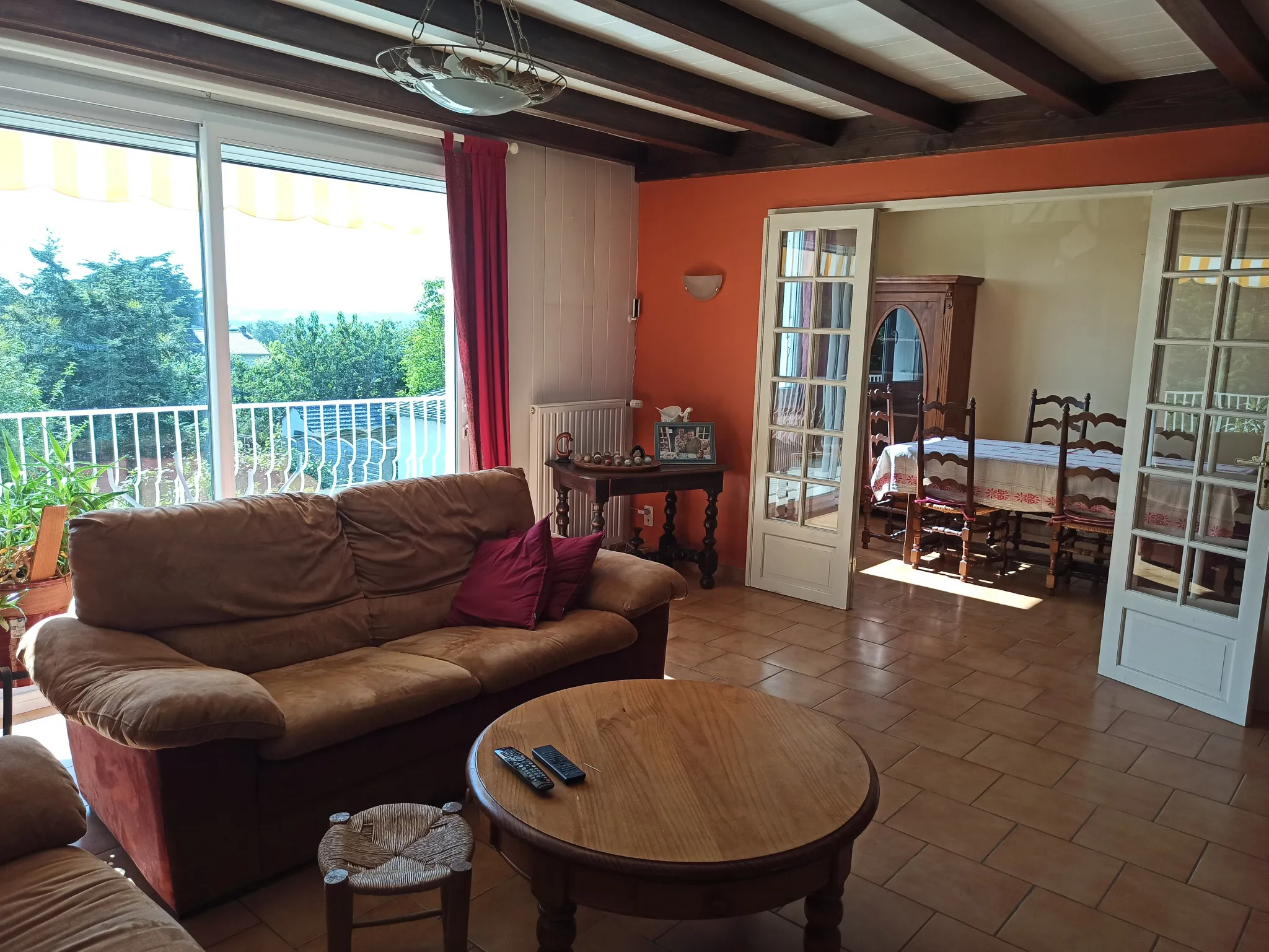 Charming 140 sqm House in Creuzier le vieux with Garden 