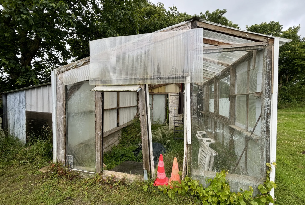 Maison de 99 m2 avec 3 Chambres et Sous-sol - Plouvien 