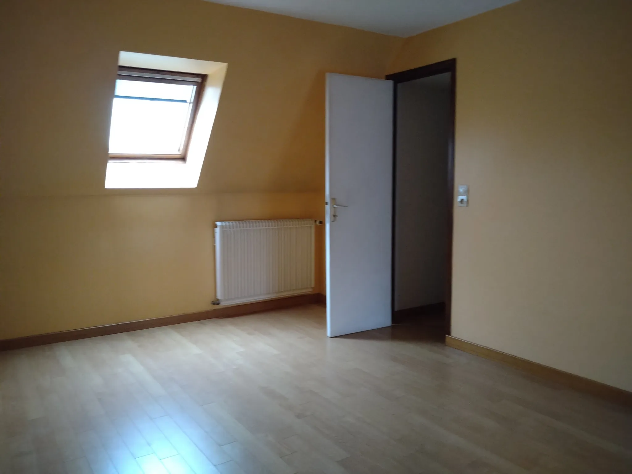 Immeuble de 220 m2 à rénover - St Pierre Des Nids 53370 