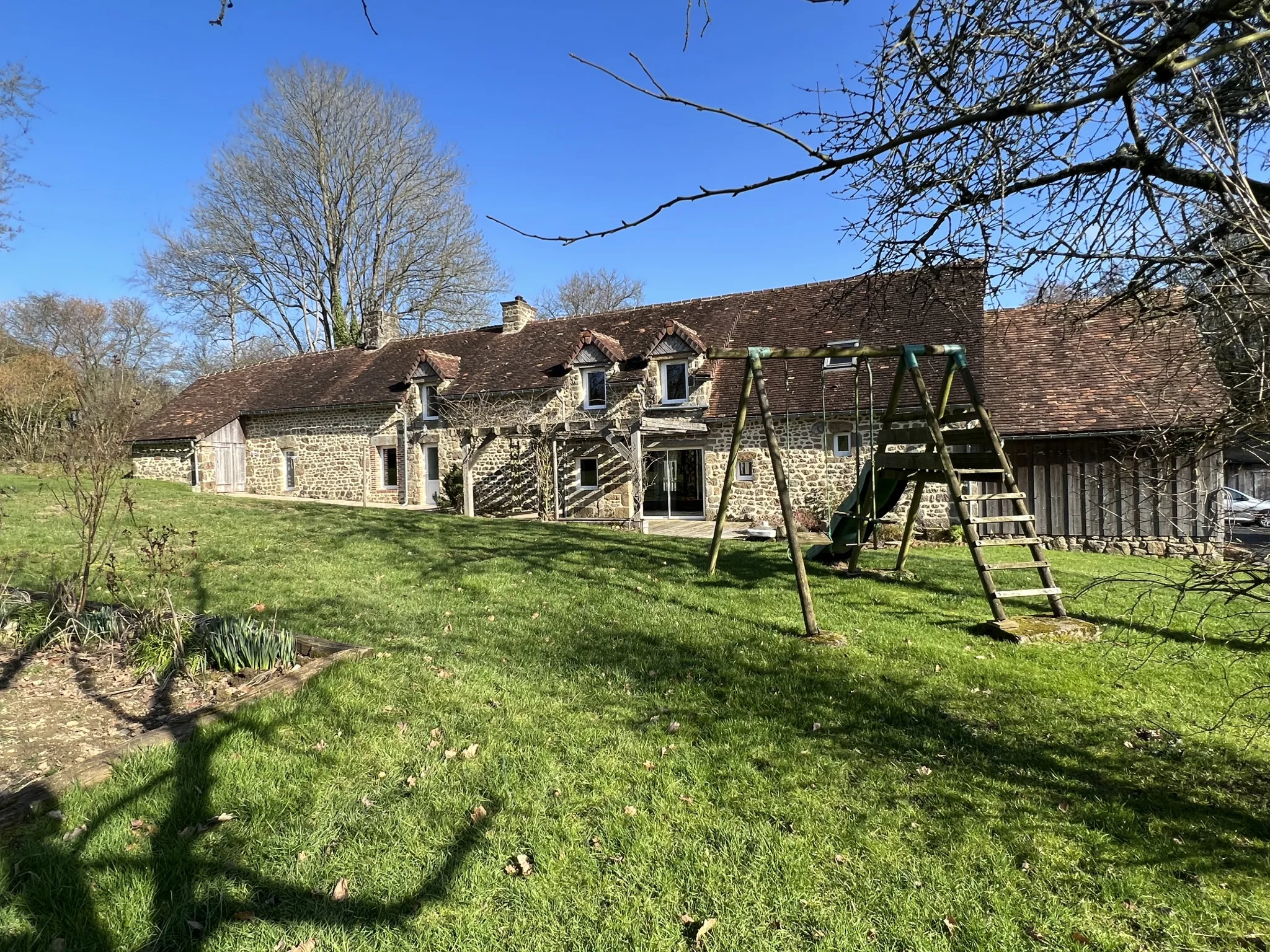 Maison de campagne de 200m2 sur 2900m2 de terrain à La Ferté Macé 