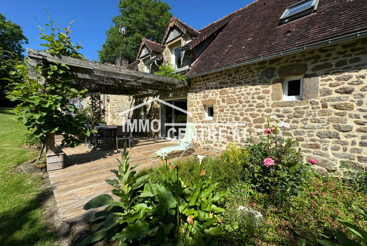 Maison de campagne de 200m2 sur 2900m2 de terrain à La Ferté Macé 