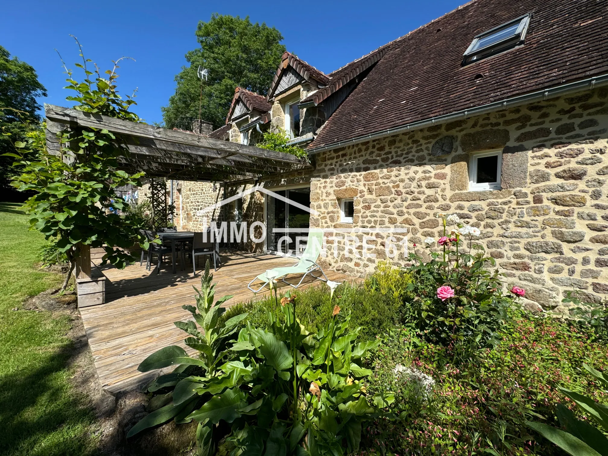 Maison de campagne de 200m2 sur 2900m2 de terrain à La Ferté Macé 