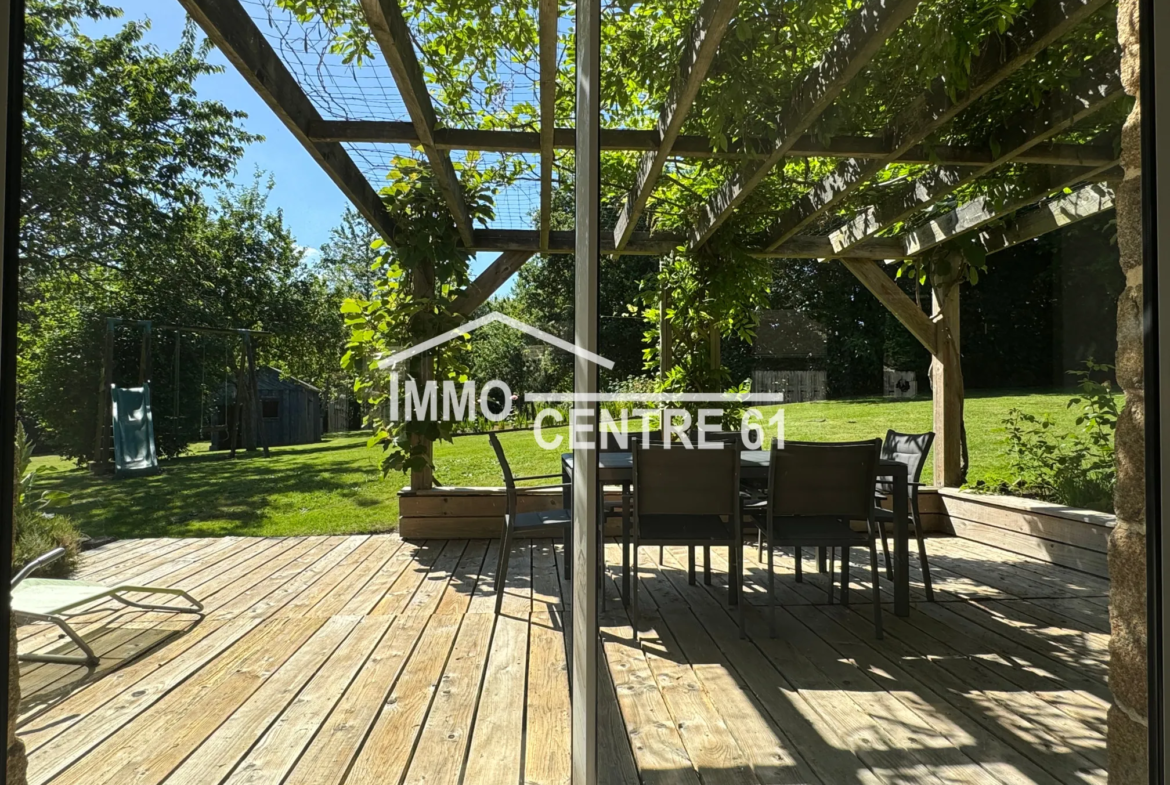 Maison de campagne de 200m2 sur 2900m2 de terrain à La Ferté Macé 