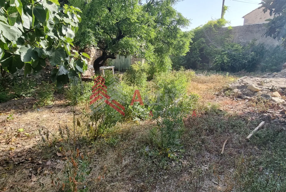 Terrain à bâtir de 223m2 à Beaucaire 