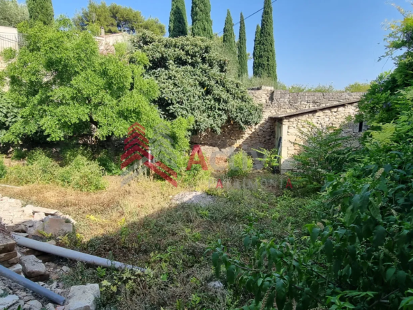 Terrain à bâtir de 223m2 à Beaucaire