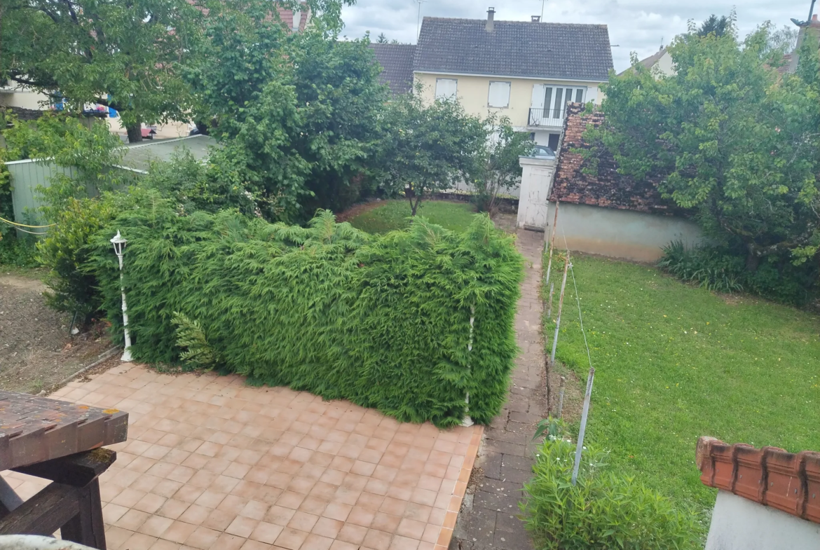 Grande maison à Magny-Cours avec 6 chambres 