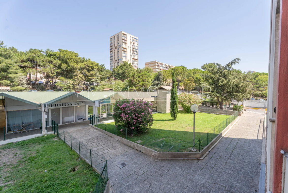 Appartement lumineux de type 4 avec parking à Marseille 