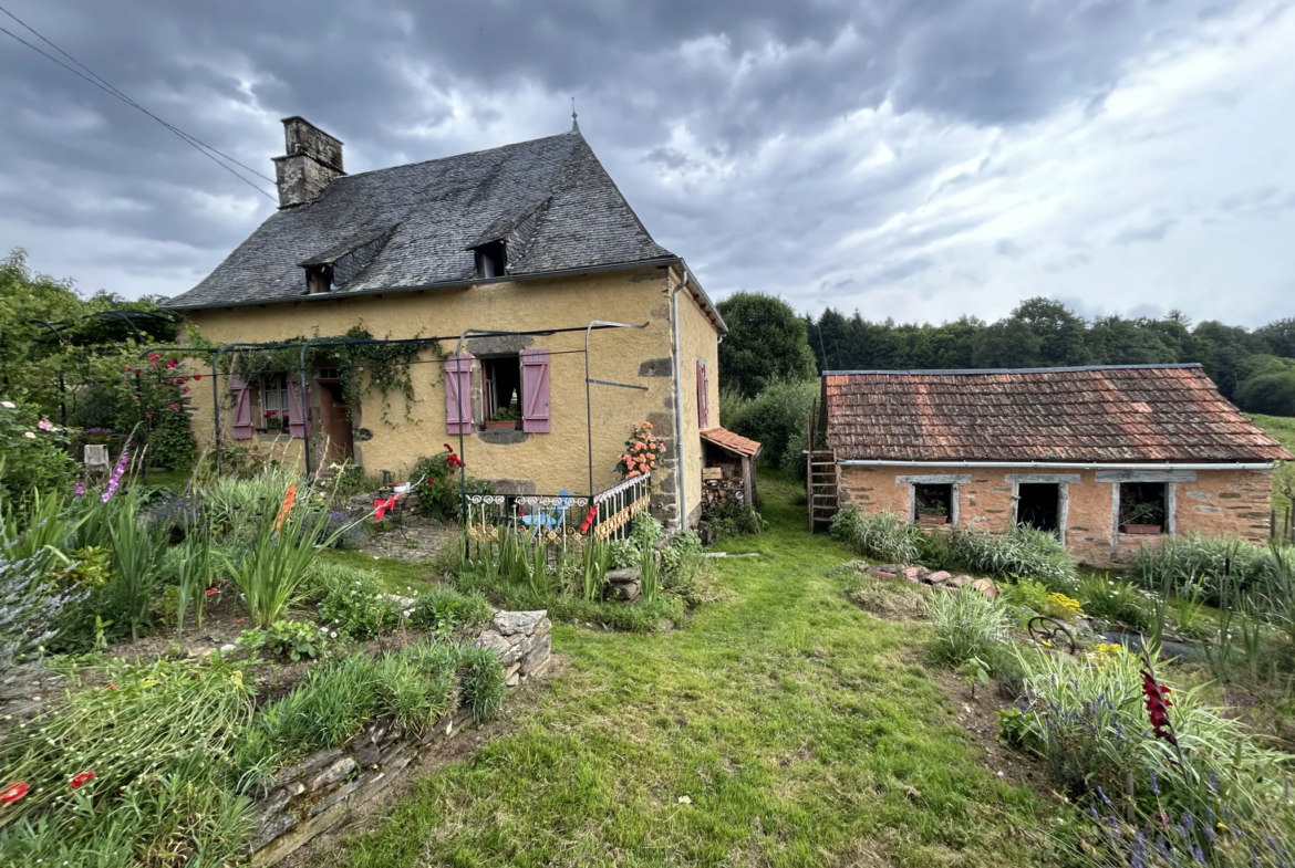 Maison à Laval sur Luzège en Corrèze 