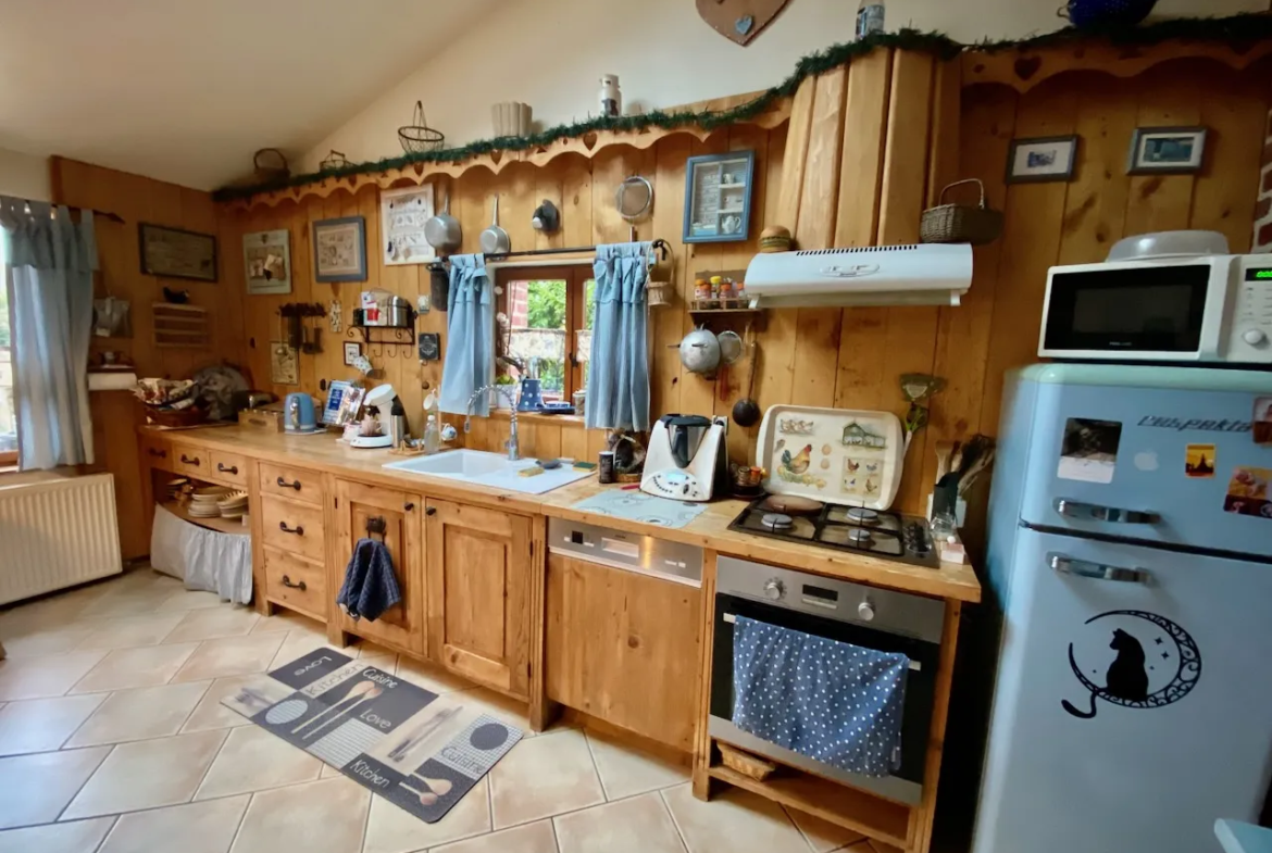 Maison en briques avec jardin verdoyant - Cartignies 