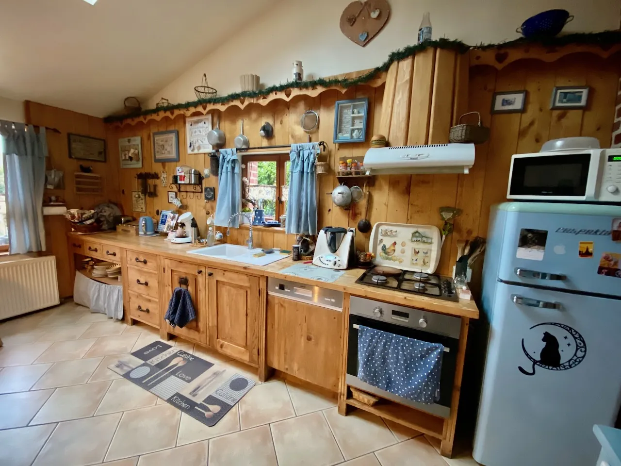 Maison en briques avec jardin verdoyant - Cartignies 