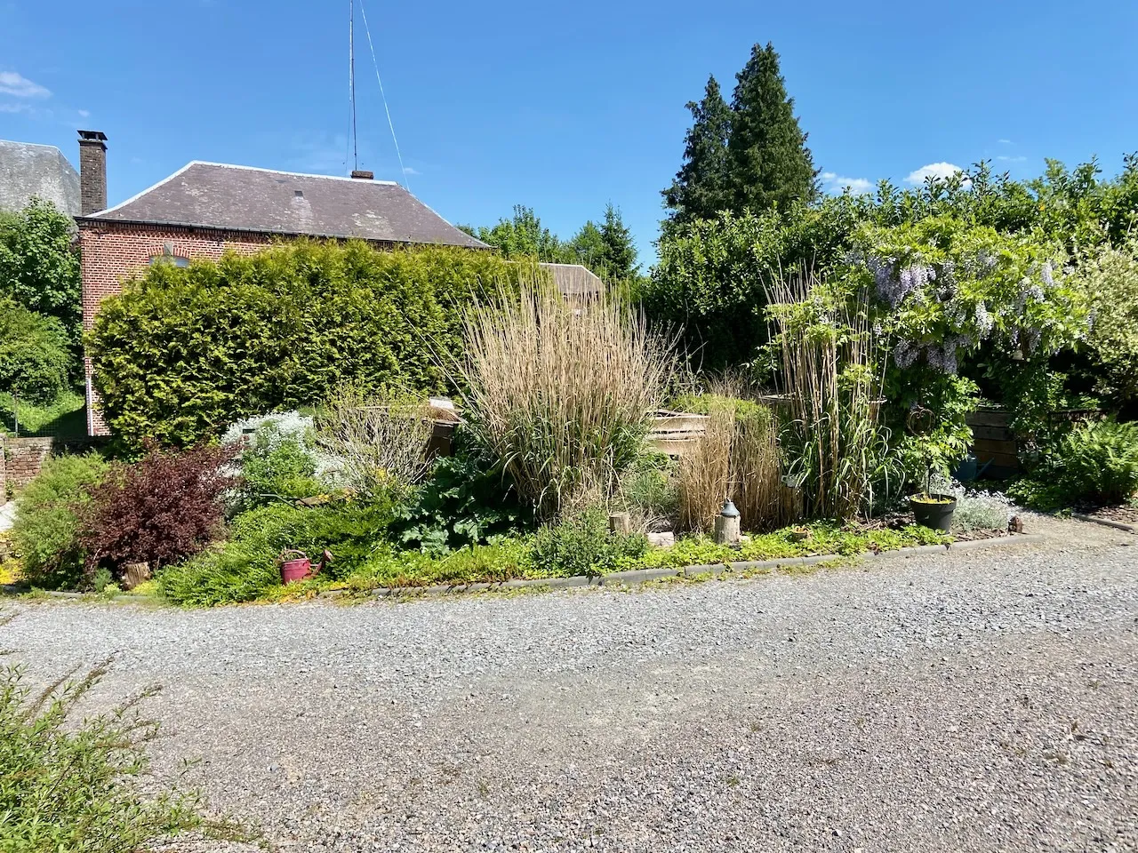 Maison en briques avec jardin verdoyant - Cartignies 