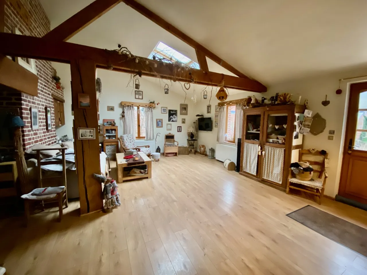 Maison en briques avec jardin verdoyant - Cartignies 