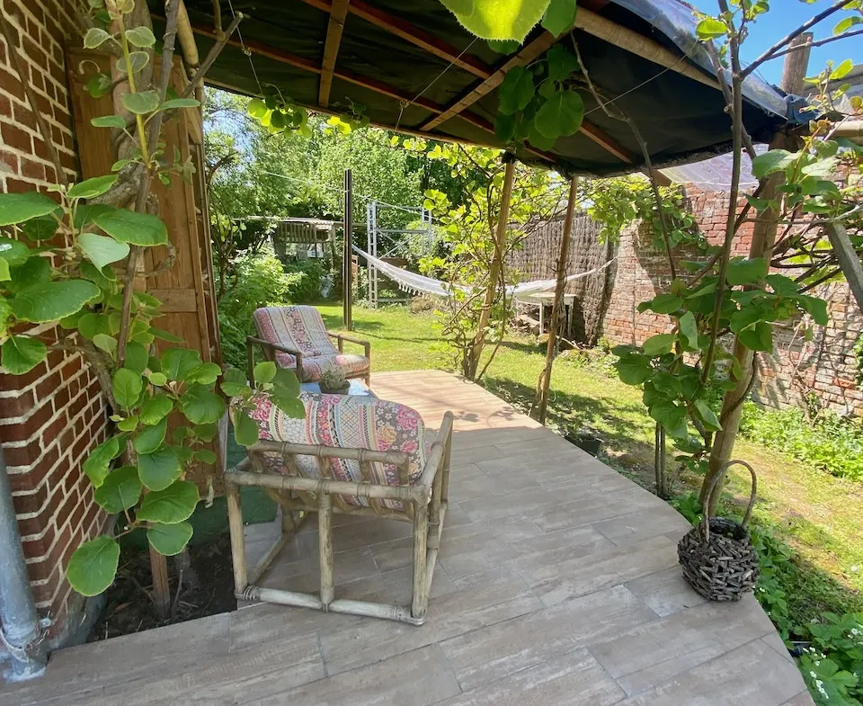 Maison en briques avec jardin verdoyant - Cartignies 