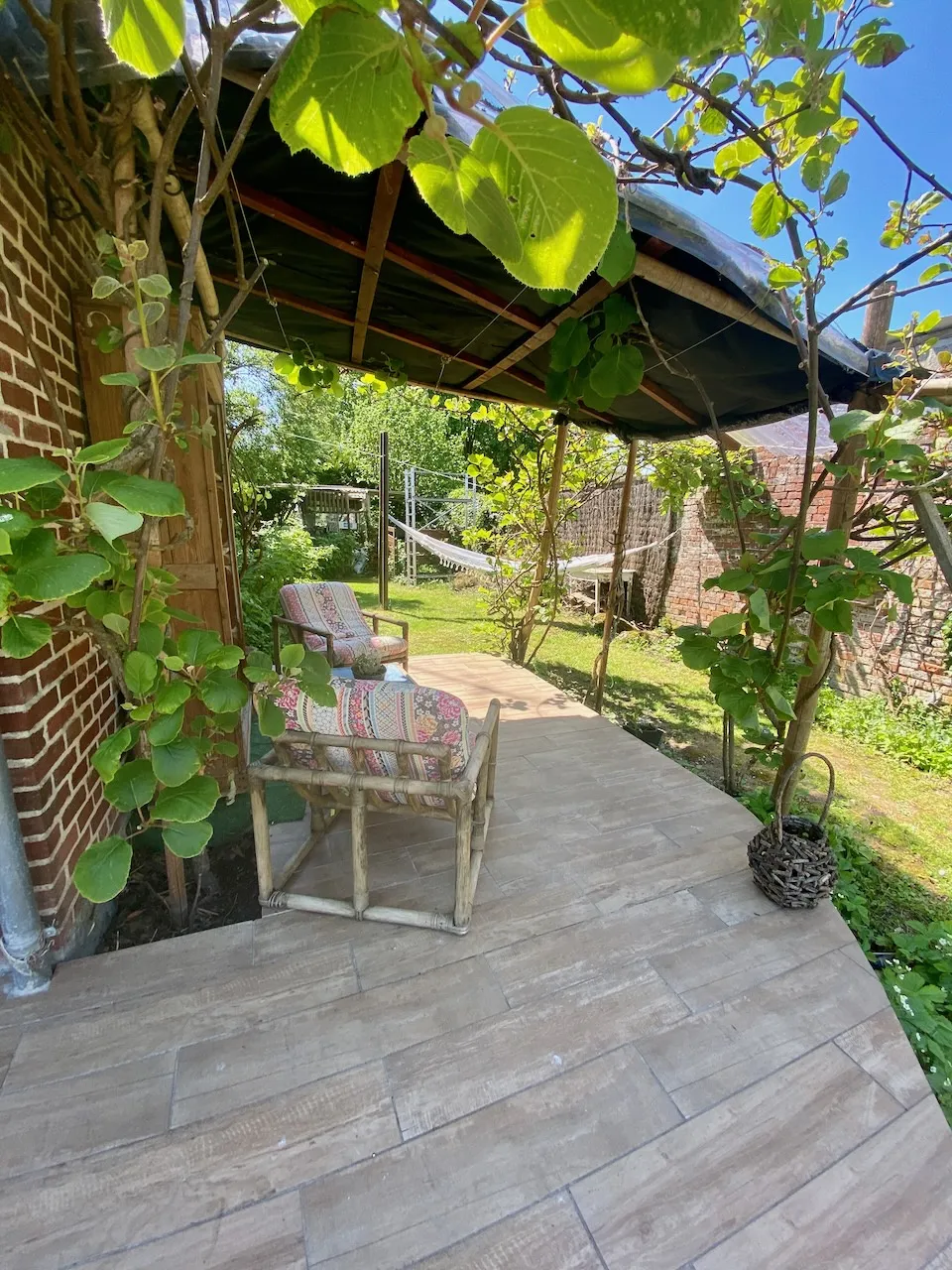 Maison en briques avec jardin verdoyant - Cartignies 