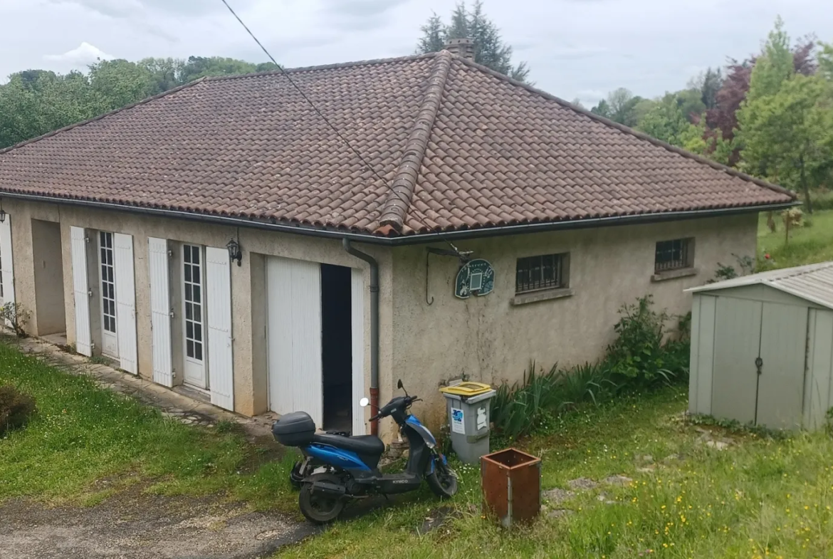 Maison de plain-pied à Sarlat avec terrain de 697m2 