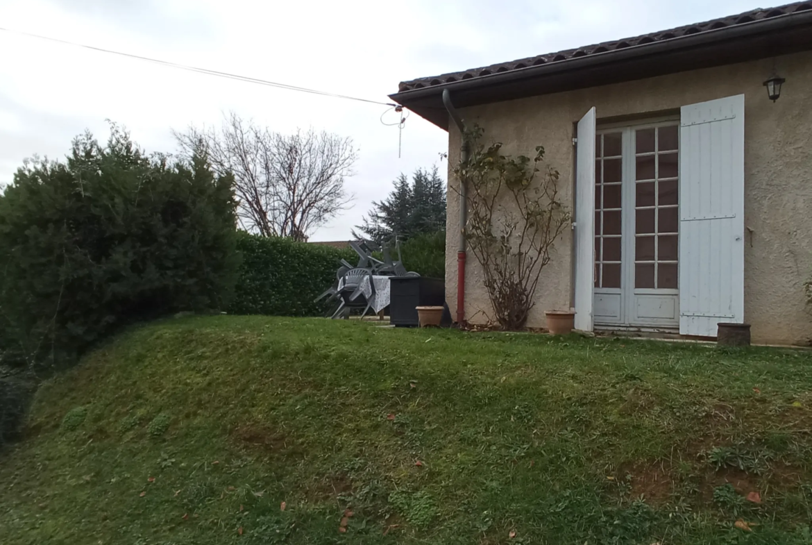 Maison de plain-pied à Sarlat avec terrain de 697m2 