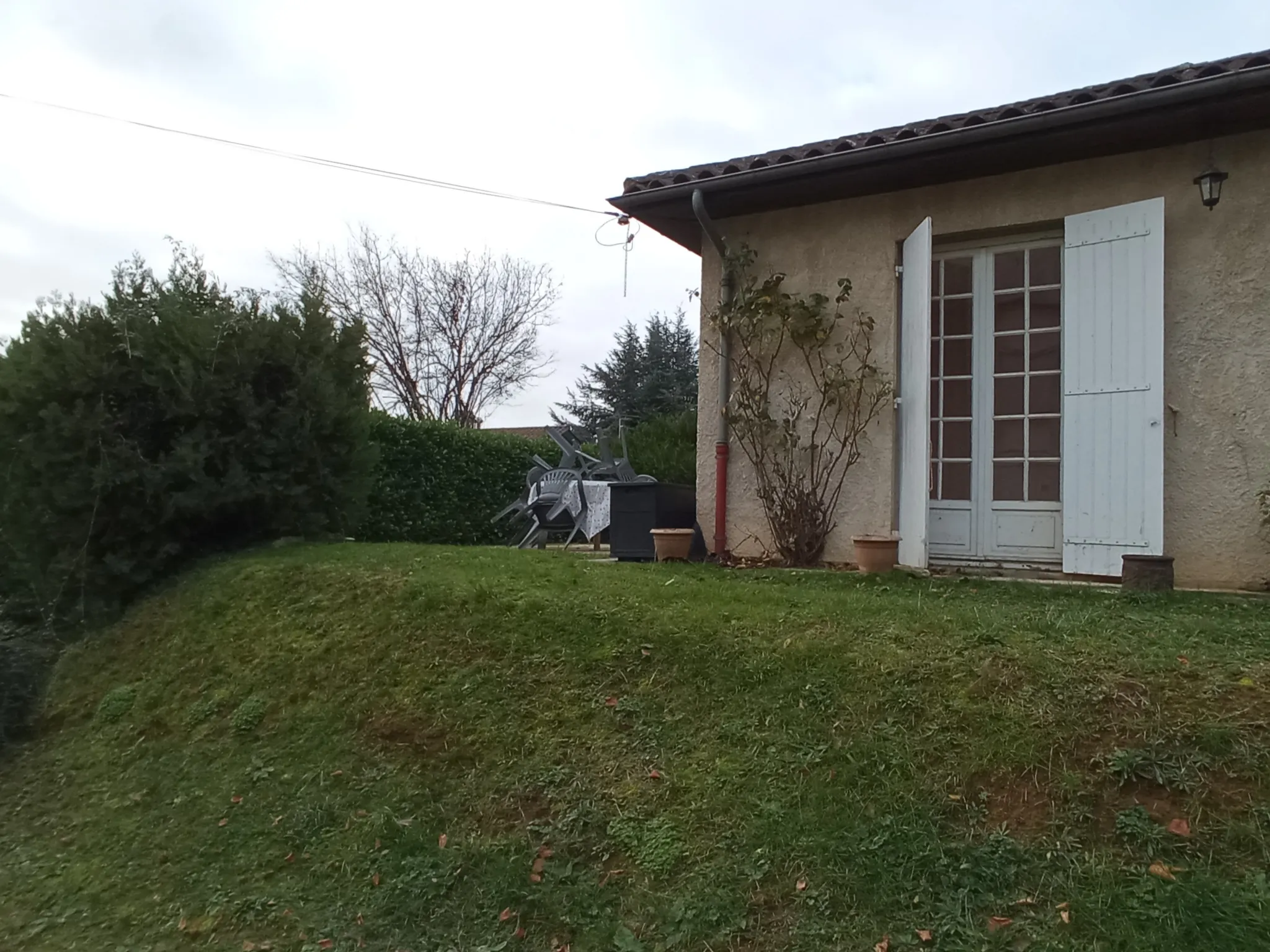 Maison de plain-pied à Sarlat avec terrain de 697m2 