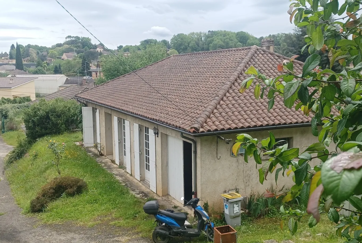 Maison de plain-pied à Sarlat avec terrain de 697m2 