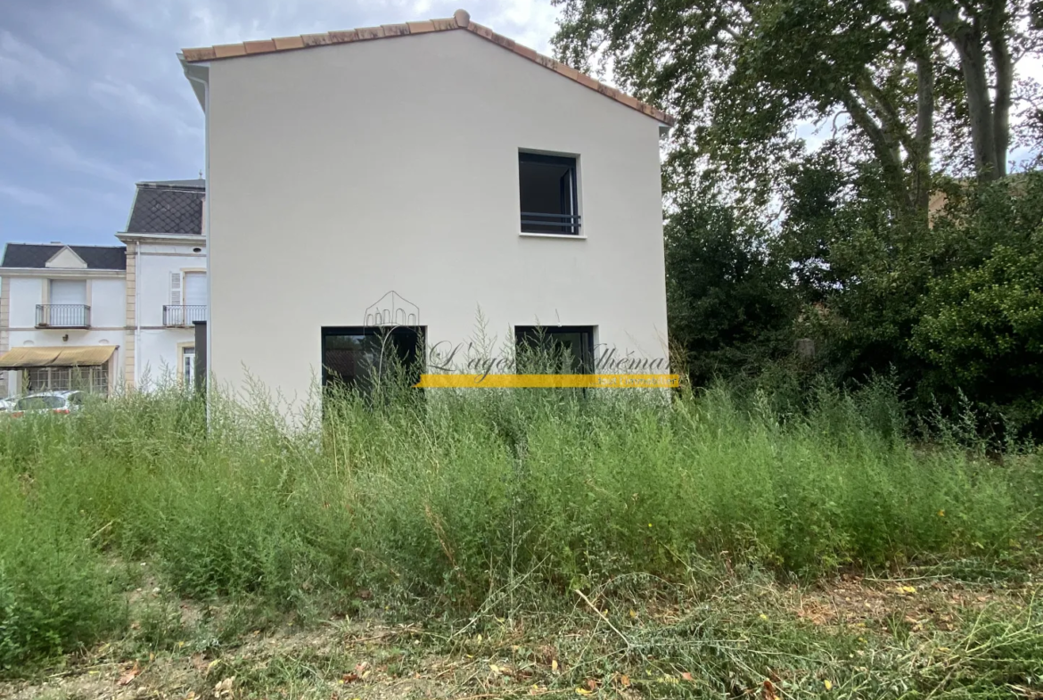 Maison Neuve à Montélimar avec 3 Chambres et Garage 