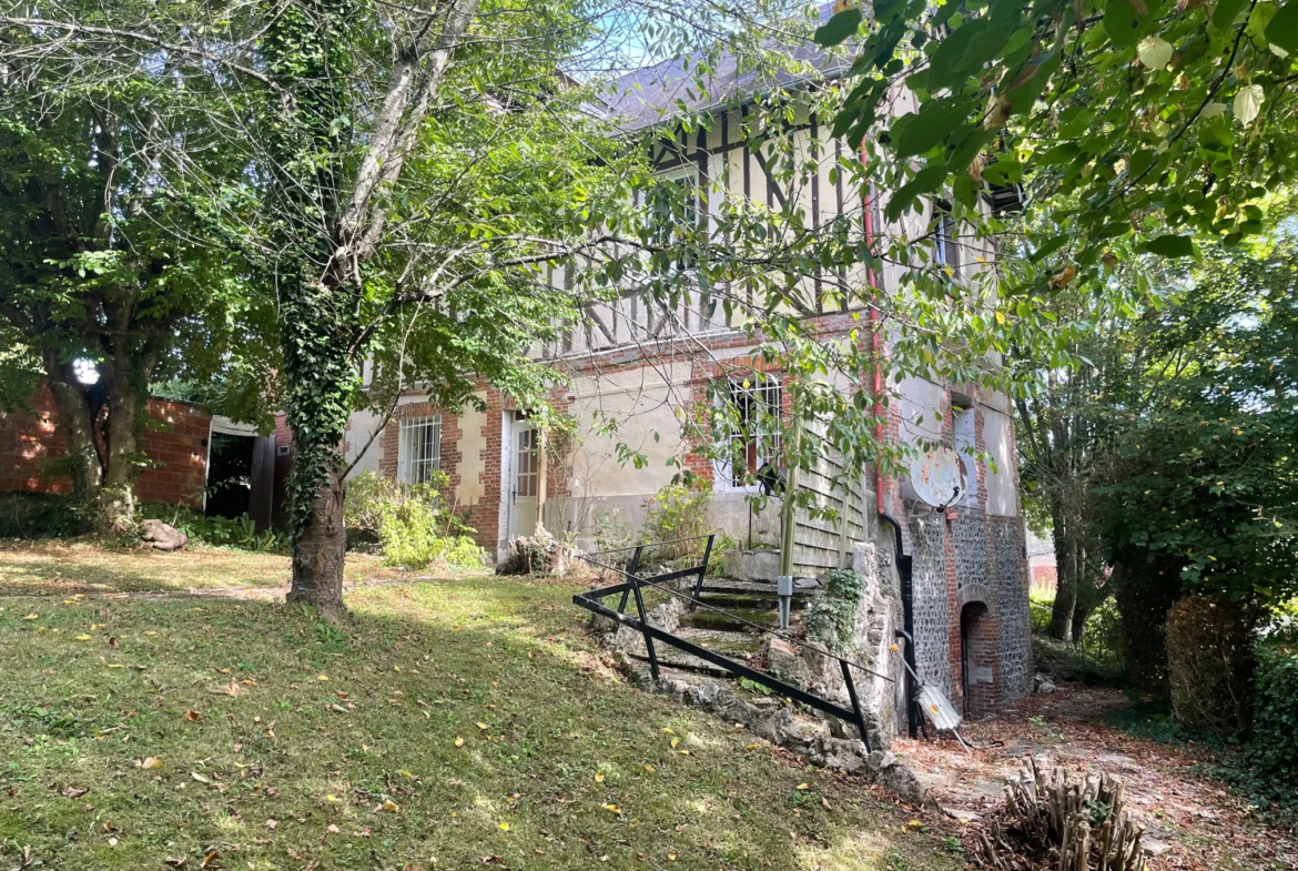 Maison Colorée à Rosay sur Lieure avec 3 Chambres 