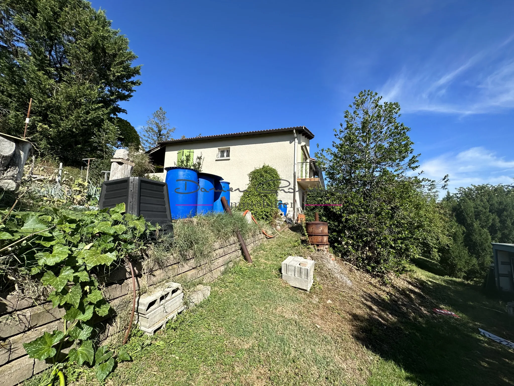 Maison individuelle avec vue sur la campagne à St Symphorien de Lay 