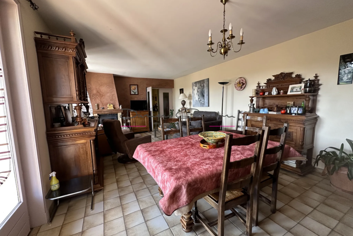 Maison individuelle avec vue sur la campagne à St Symphorien de Lay 