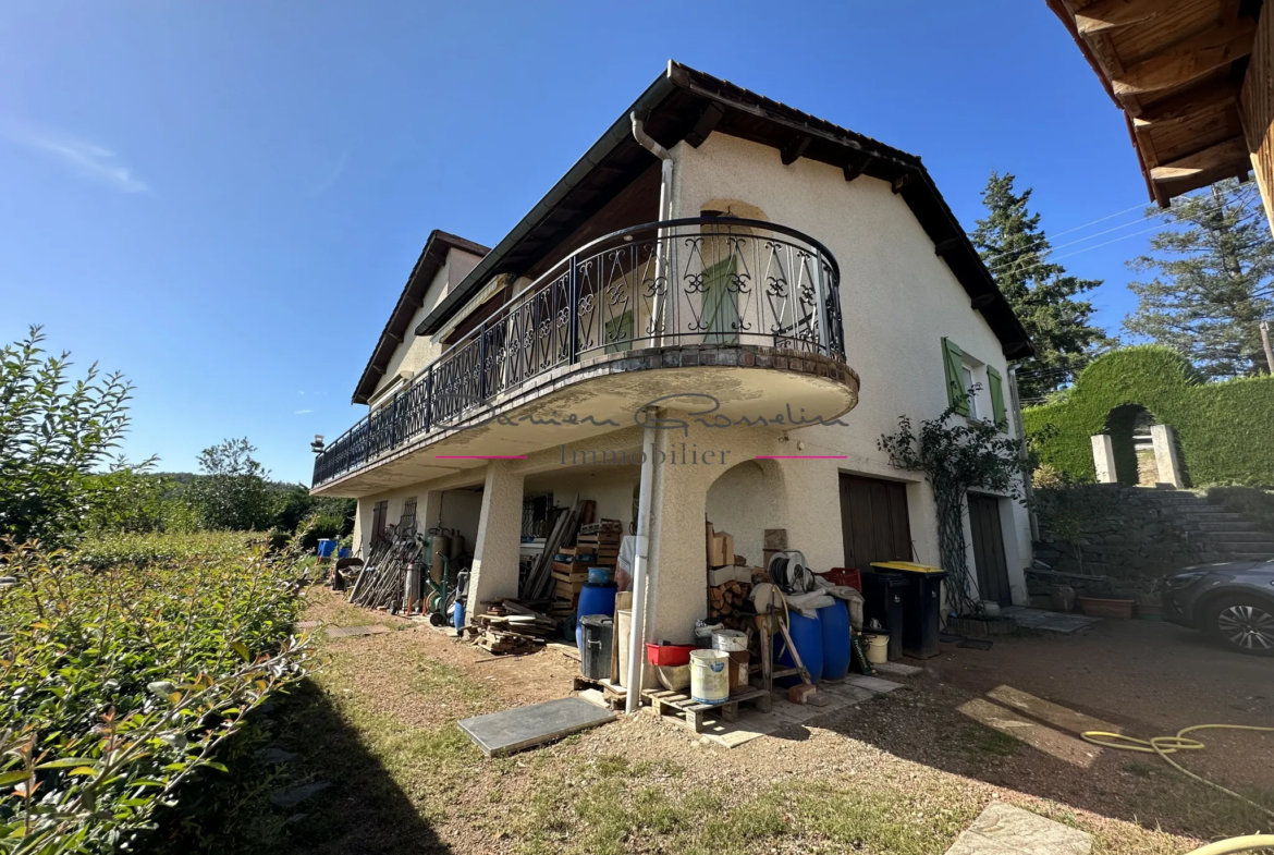 Maison individuelle avec vue sur la campagne à St Symphorien de Lay 