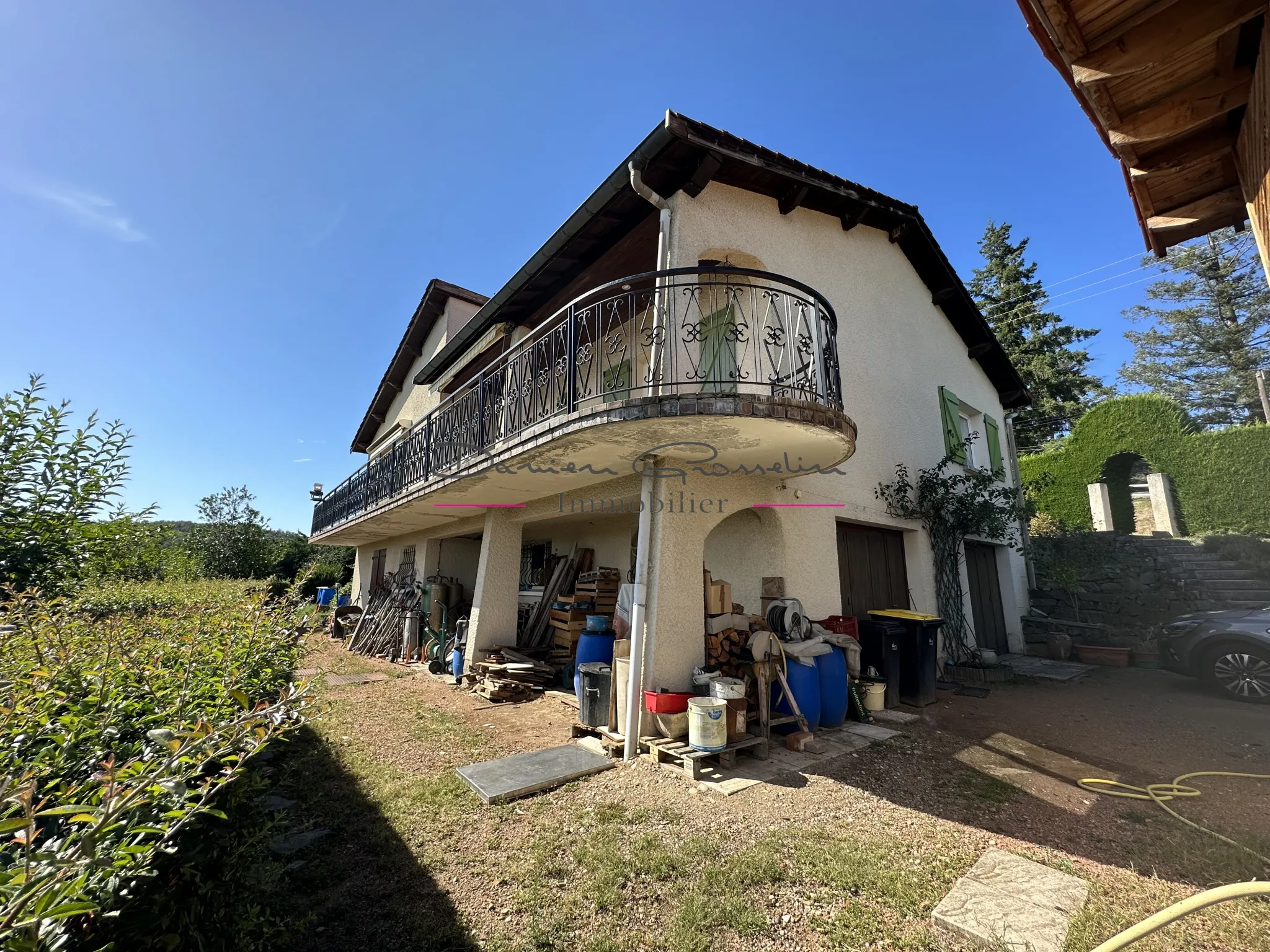 Maison individuelle avec vue sur la campagne à St Symphorien de Lay 