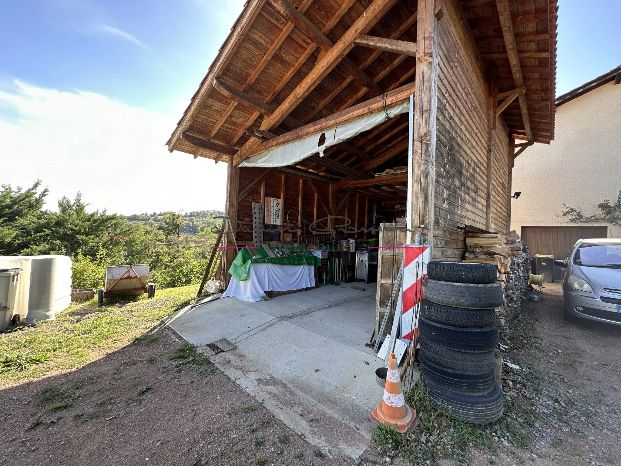 Maison individuelle avec vue sur la campagne à St Symphorien de Lay 