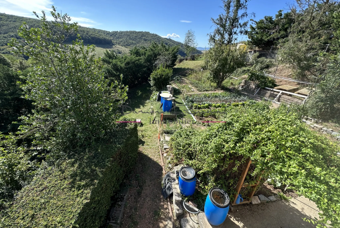 Maison individuelle avec vue sur la campagne à St Symphorien de Lay 