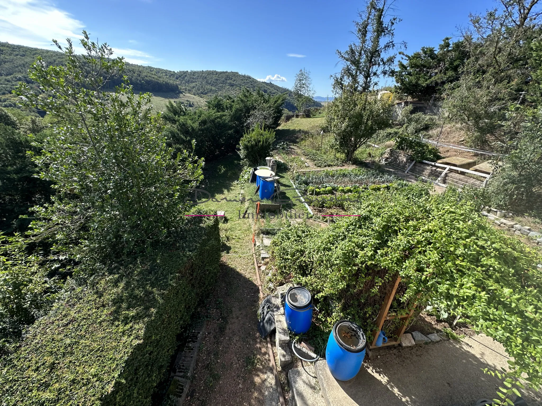 Maison individuelle avec vue sur la campagne à St Symphorien de Lay 