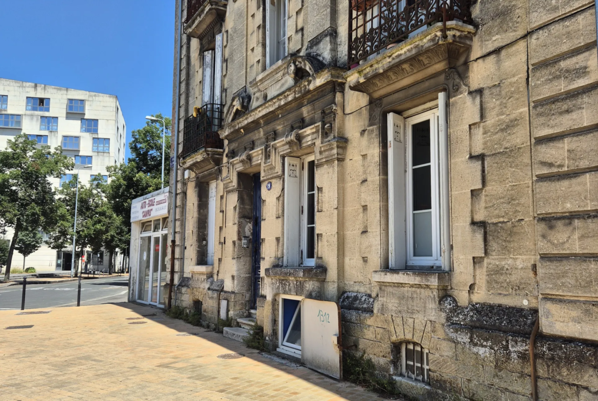 Appartement T2 Bis rénové à Bordeaux 