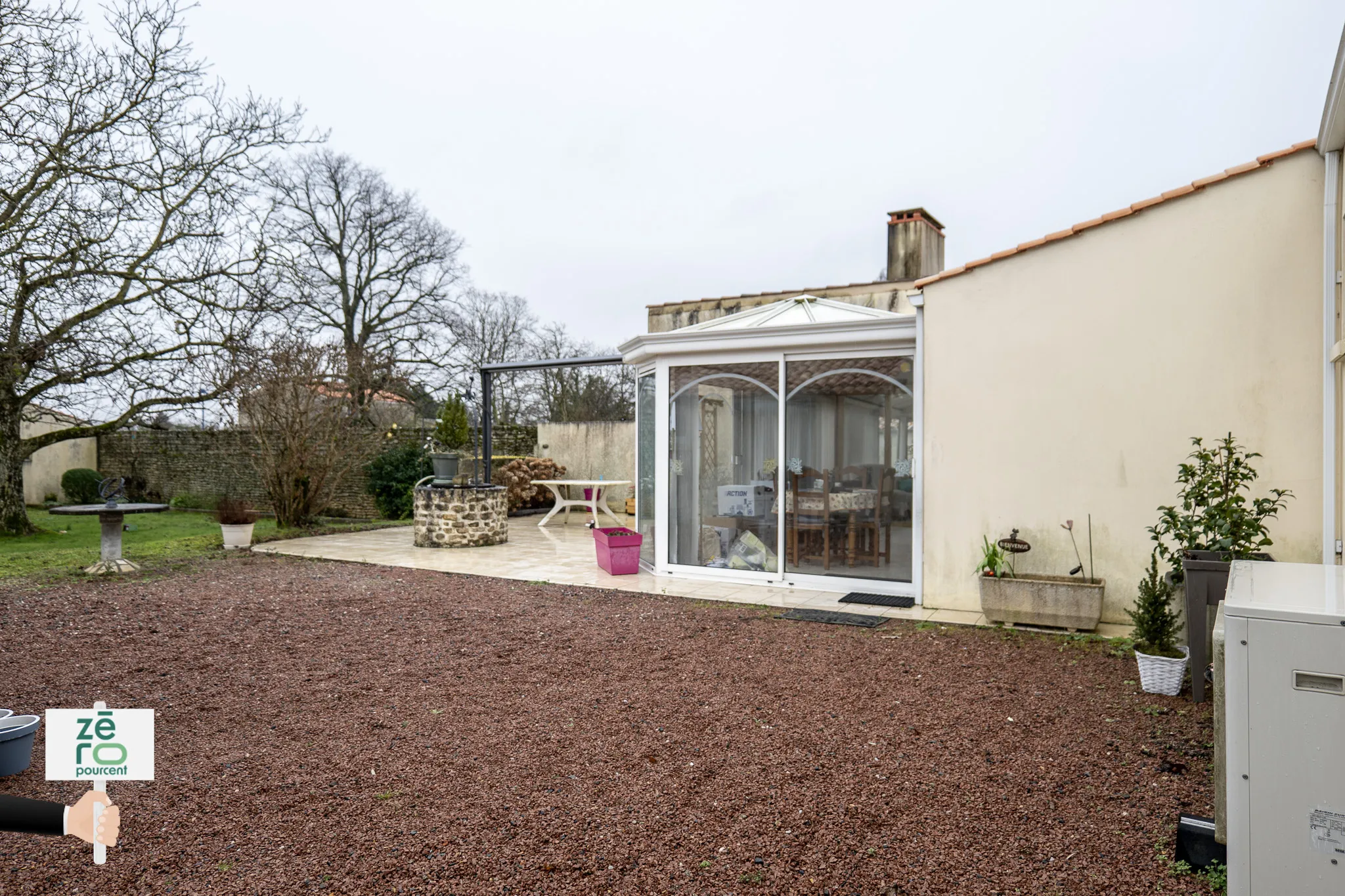 Maison à Sainte-Radégonde-des-Noyers avec Charme et Confort 