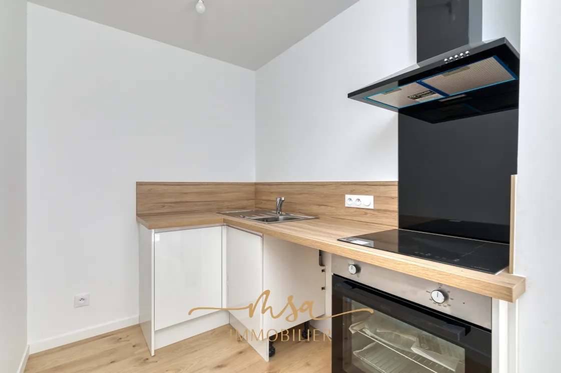 Appartement F3 rénové à Rouen avec vue dégagée 