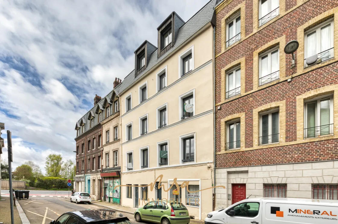 Appartement F3 rénové à Rouen avec vue dégagée 