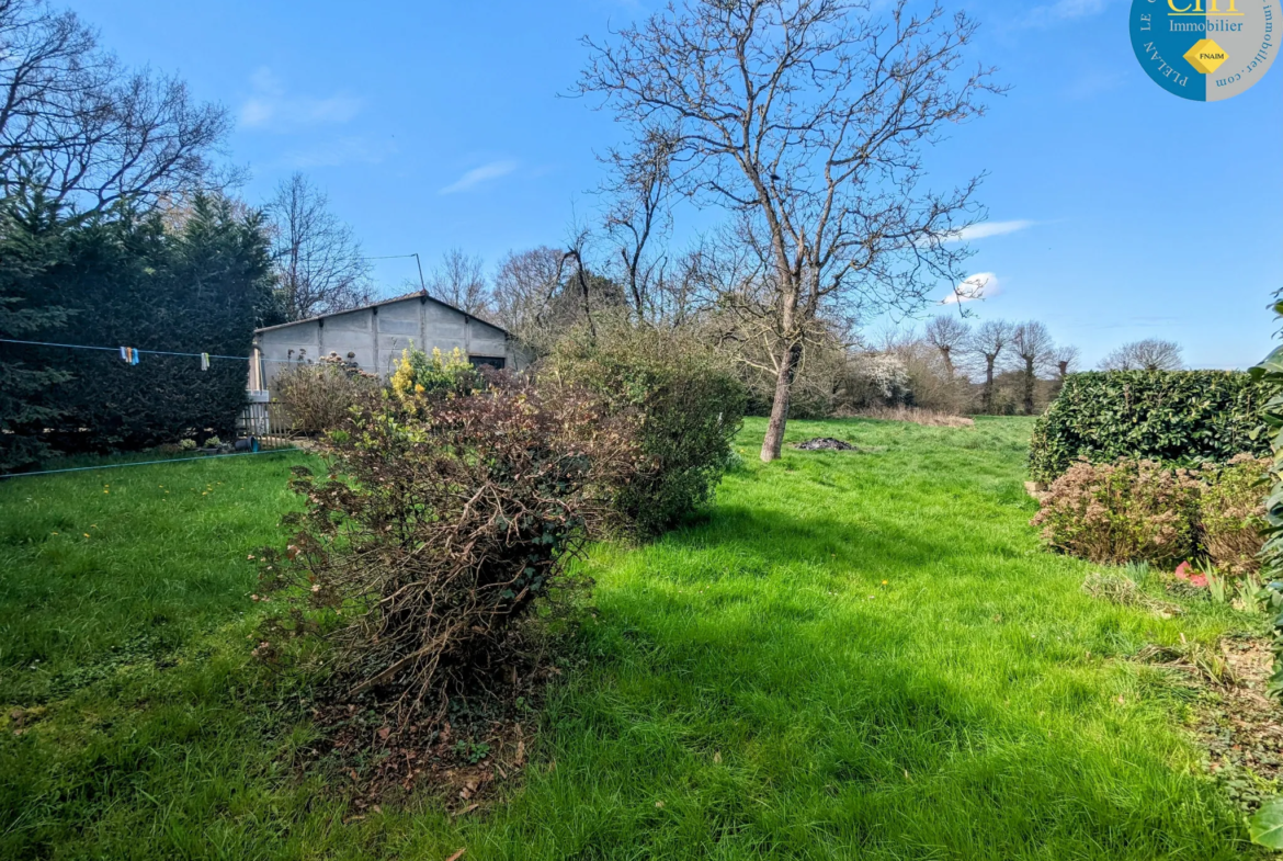 Maison en pierres avec 3 chambres à Guer 