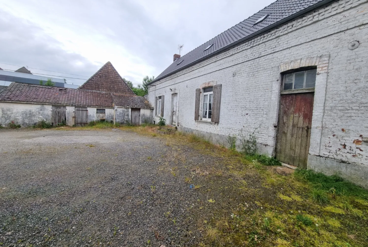 Ancien corps de ferme à rénover avec dépendances - Landrethun le nord 