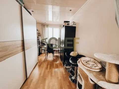 Appartement Lumineux avec Vue sur la Tour Eiffel à Bagneux 