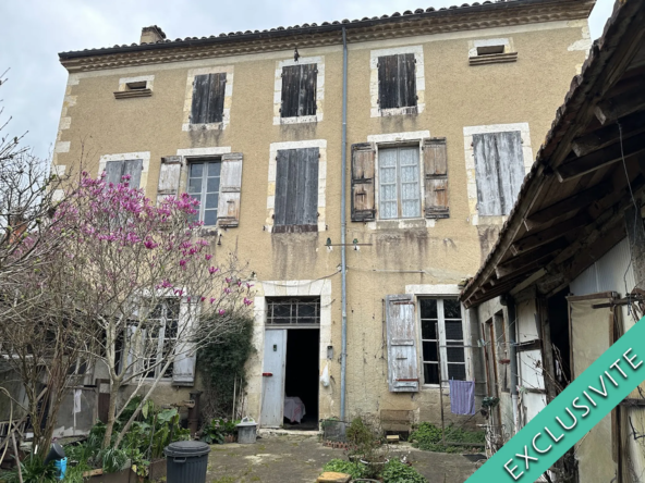 Maison chargée d'histoire à FLEURANCE avec 6 chambres